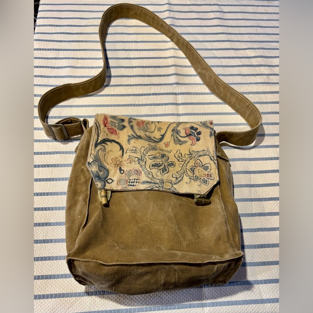 ⭐️Unique Crossbody Convertible Rucksack⭐️
